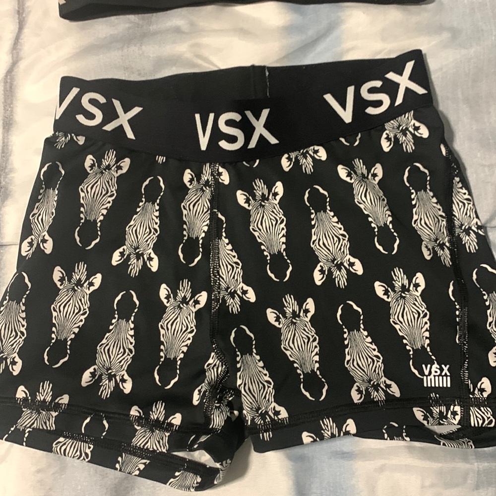 VS Sport Workout set giraffe print in black